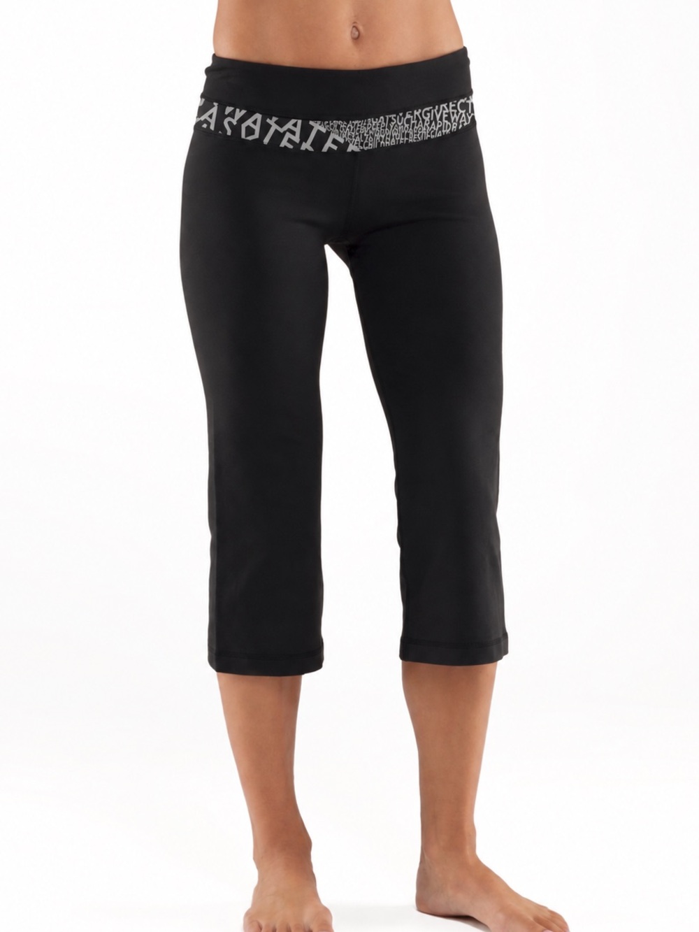 Lululemon Vintage Groove Crop - Black/Silver Manifesto